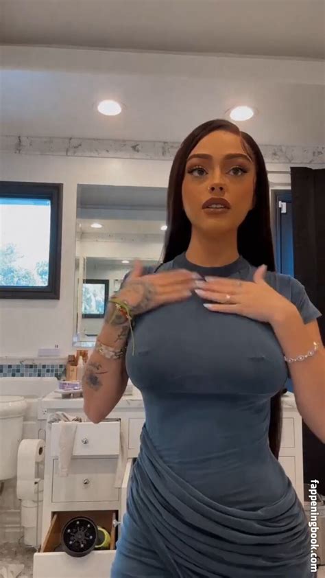 malu trevejo onlyfans nude|Malu Trevejo Nude Pussy Flash OnlyFans Video Leaked